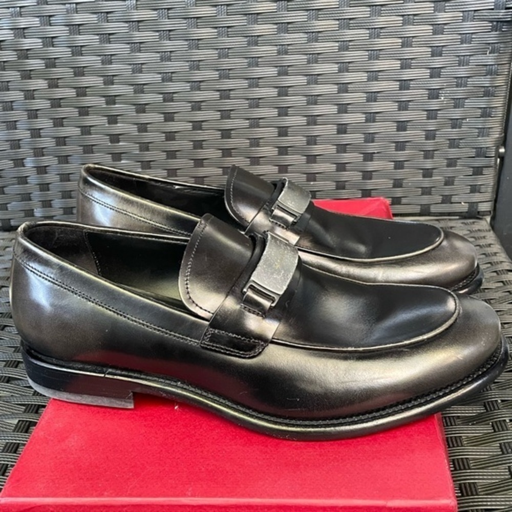 Salvatore Ferragamo Shoes,Salvatore Ferragamo Black Leather Slip-Ons,AUTHENTIC.